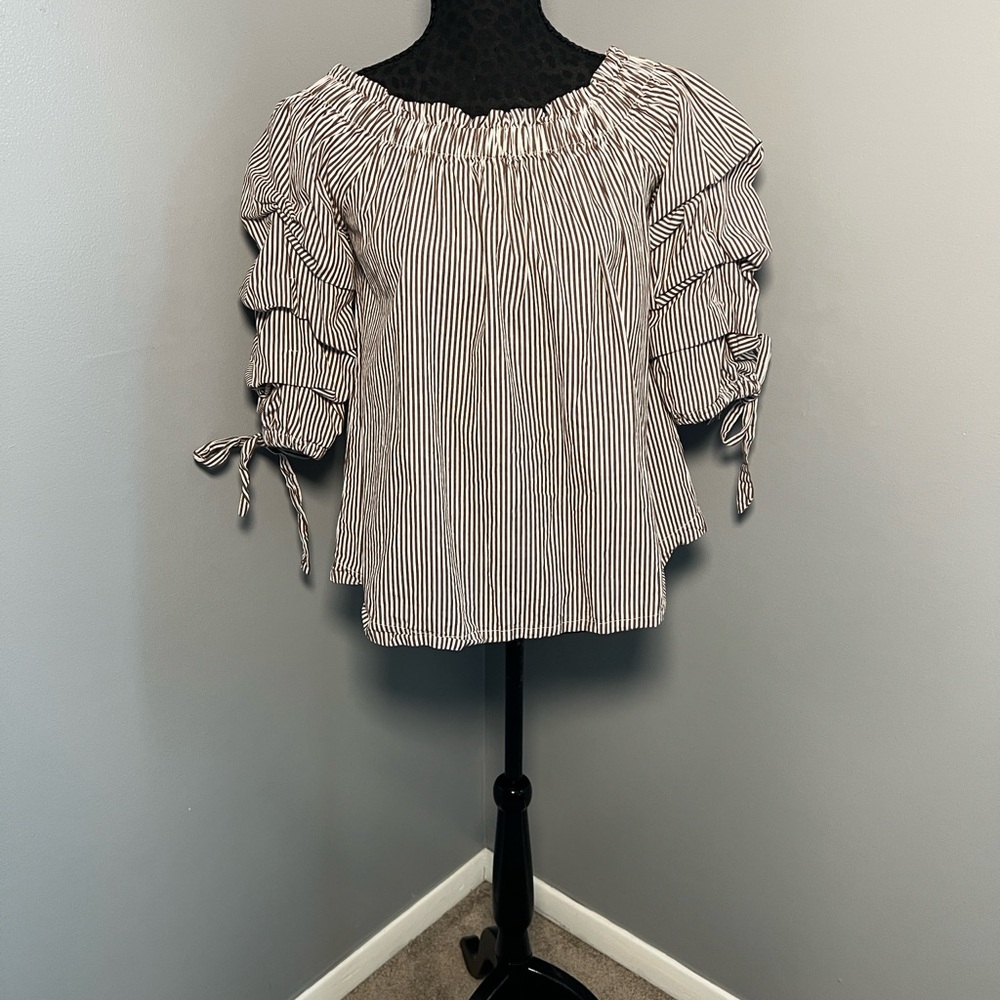 Wishlist Bown and White Striped Blouse with Puff Sleeves size small